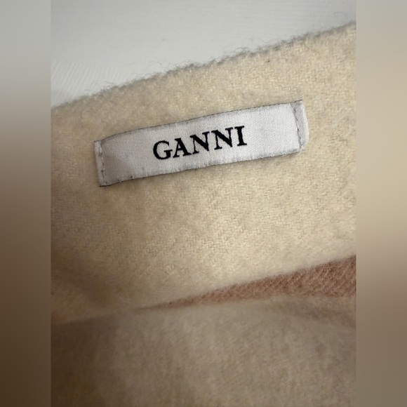 GANNI Oversized Plaid Scarf – Neutral Check - Picture 2 of 3